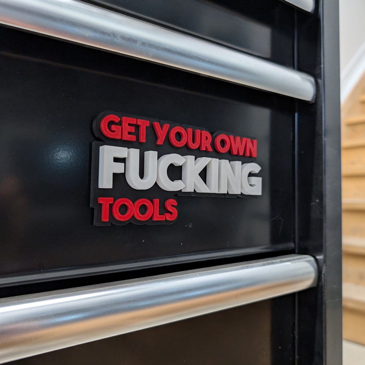 Restez en dehors de mon aimant de boîte à outils